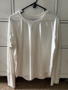 NWOT Evereve button detail long sleeve tee